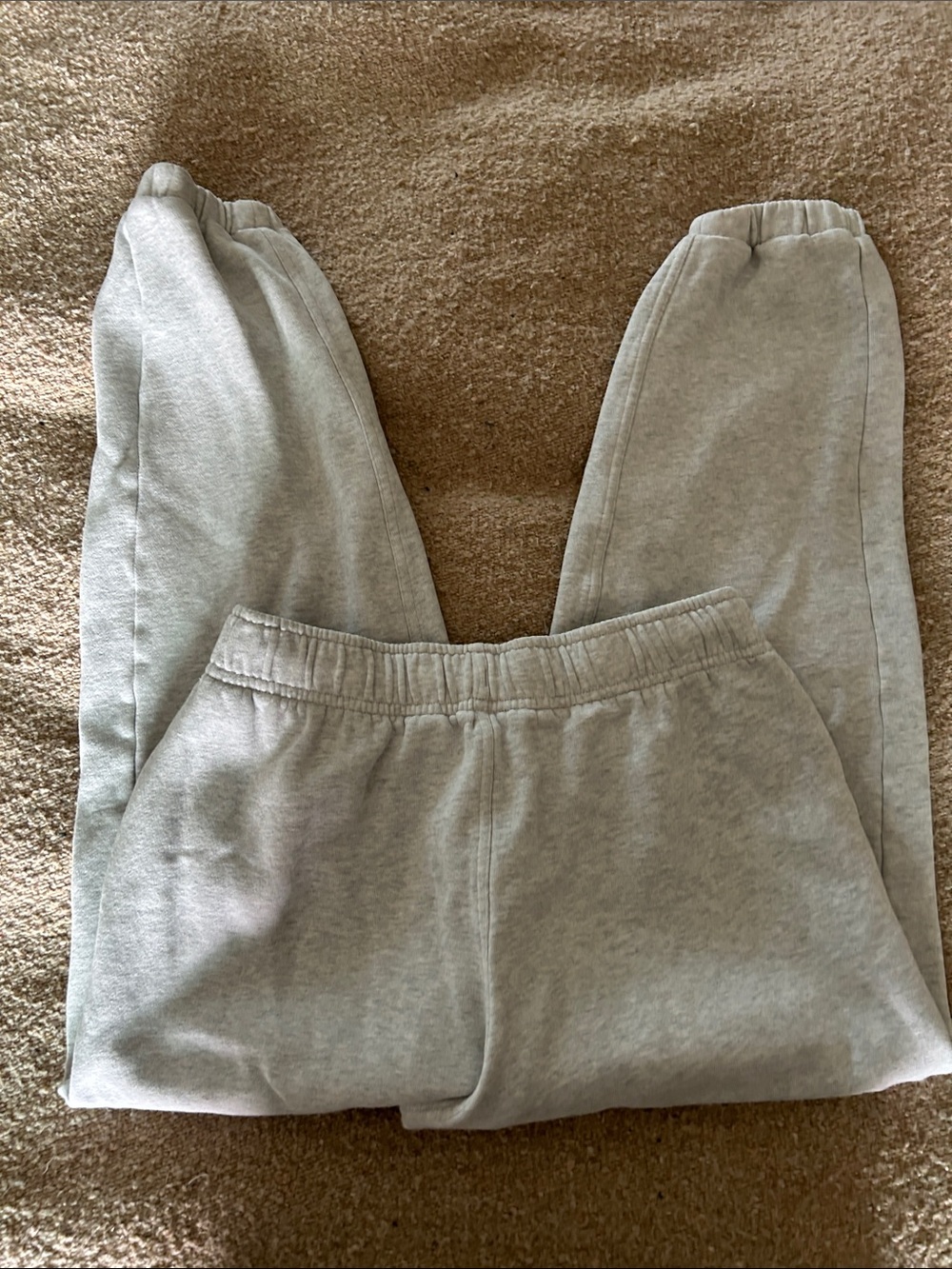 lululemon athletica Heather Gray Sweatpants - Picture 4 of 9